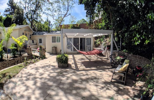 Beverly Glen Apartment | Hillside Bungalow near UCLA, Bel Air with Patio, Garden & Parking