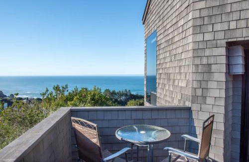 Sea Ranch House | Hillside Family Home for 10 With Panoramic Ocean Views