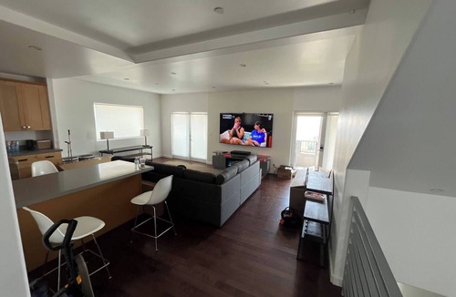 Los Angeles House | HIllside Stunning View's 3BR Home