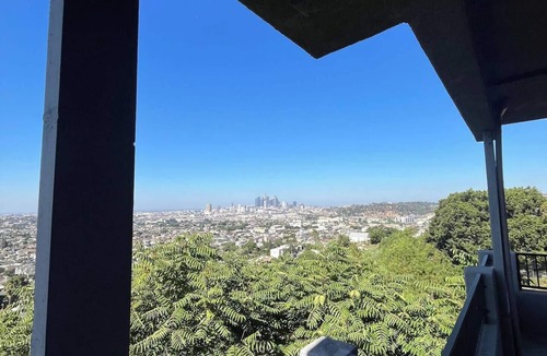 Los Angeles House | HIllside Stunning View's 3BR Home