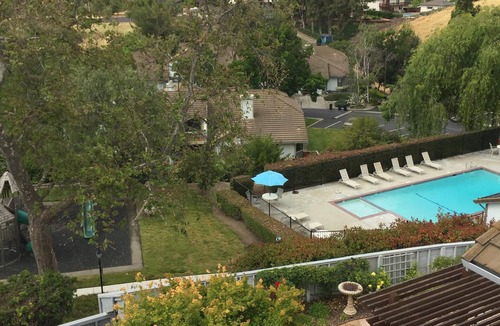 Livermore House | Hilltop 2Bd Townhome w/views