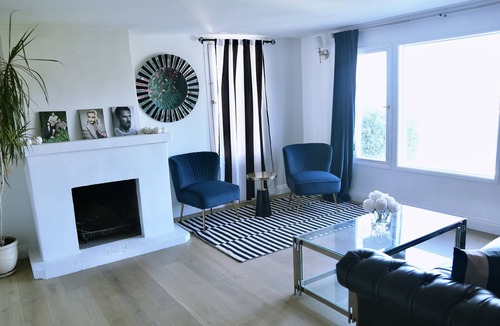 Atwater Village Apartment | Hilltop apartment - Hollywood Vibe and View
