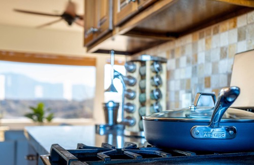 Morongo Valley Villa | Hilltop Haven: Majestic Views & Tranquil Pool