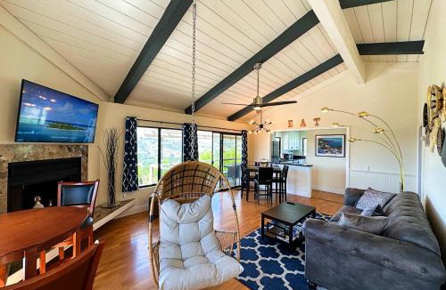 Fallbrook House | Hilltop Penthouse Cottage with Sweeping Views
