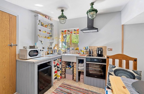Romsey Cabin | Hilltop Stable