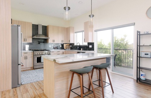 Los Angeles House | Hilltop Views! Large 5BR Home + Private Guesthouse