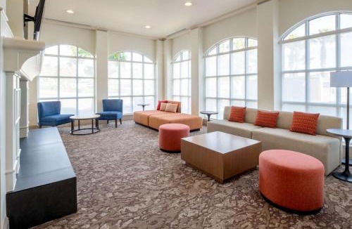 Fontana Hotel | Hilton Garden Inn Fontana