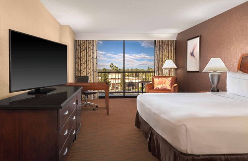 Costa Mesa Hotel | Hilton Orange County/Costa Mesa