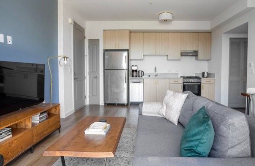 Palms Apartment | Hip Culver City 1BR w/Rooftop Lounge & Access to 405, by Blueground