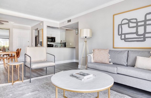 Warner Center Apartment | Hip Woodland Hills 1BR w/Pool & Gym, near Warner Center, by Blueground