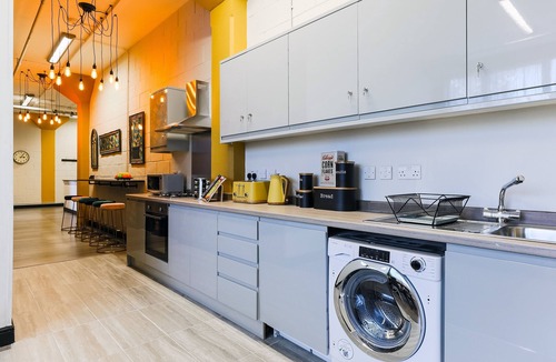 Hackney Wick Apartment | Hipster Hackney Spirits/Chill vibes/Sleeps 10!