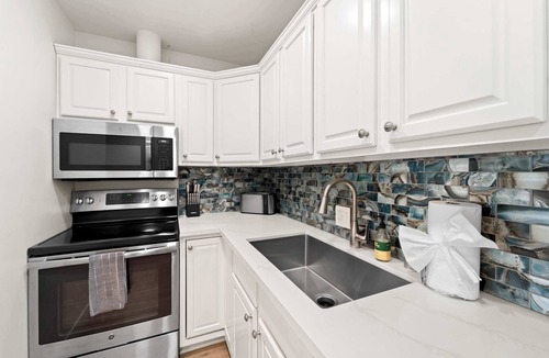 North Park Apartment | Historic 1BR w/Roof Deck | Heart of North Park