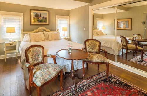 St. Helena House | Historic Bed & Breakfast Whole House Rental w Breakfast Included