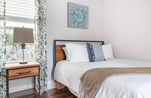 Willmore Apartment | Historic Hm Mins to Beach, Convention Ctr Parking LB E