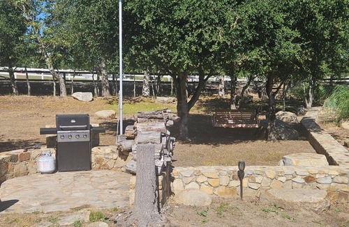 Murrieta House | Historic Reagan Ranch Charming 2-bedroom country house with WiFi, AC in Murrieta