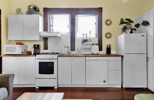 Cortez Hill House | Historic Victorian 2 BD in the Heart of Downtown