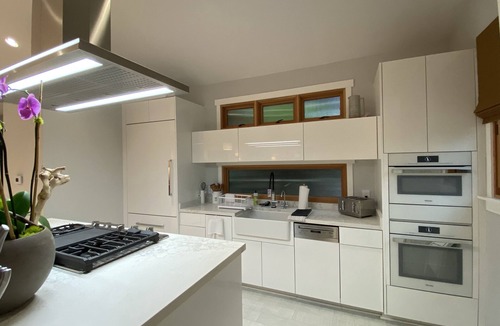 South Pasadena House | Historical House with new guest home on the Green & Green corridor
