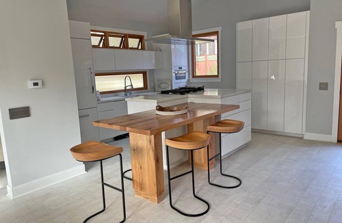 South Pasadena House | Historical House with new guest home on the Green & Green corridor
