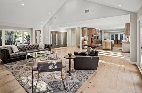 Los Feliz House | Hobart - Luxury Los Angeles Villa w/ Pool + Spa
