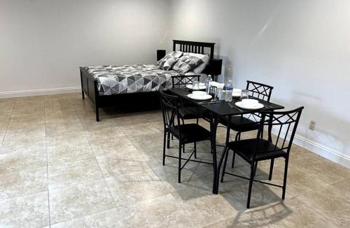 Brentwood Apartment | Holiday at Halliday