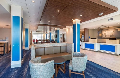 Moreno Valley Hotel | Holiday Inn Express & Suites Moreno Valley - Riverside, an IHG Hotel