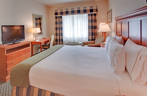Rancho Cucamonga Hotel | Holiday Inn Express & Suites Rancho Cucamonga by IHG