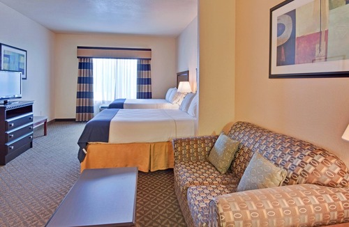 Delano Hotel | Holiday Inn Express Delano by IHG
