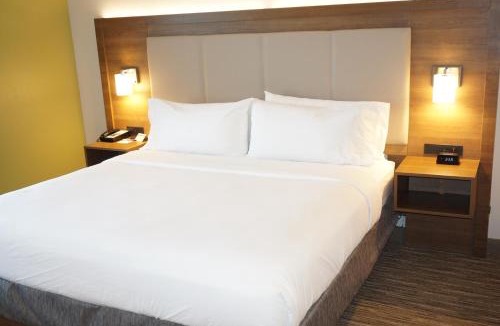 Fremont Hotel | Holiday Inn Express Fremont - Milpitas Central by IHG