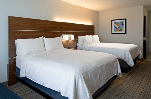 Raisin Hotel | Holiday Inn Express Hotel & Suites Fresno South by IHG