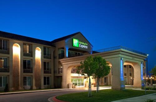 Lancaster Hotel | Holiday Inn Express Lancaster by IHG