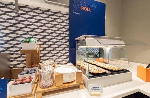 Santa Ana Heights Resort | Holiday Inn Express Newport Beach by IHG