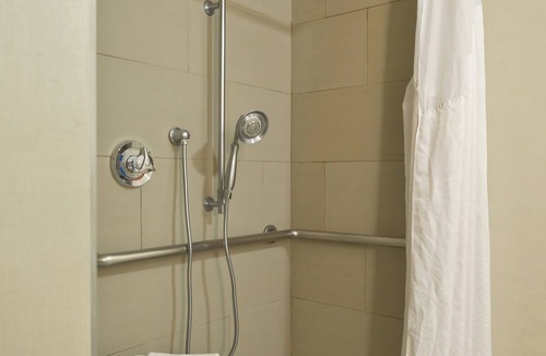 Santa Ana Heights Hotel | Holiday Inn Express Newport Beach by IHG