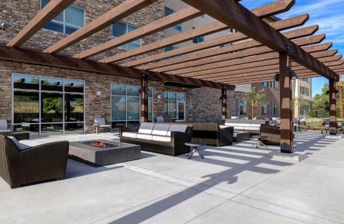 Chino Hills Hotel | Holiday Inn Express & Suites Ontario - Chino Hills by IHG