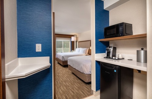 Chatsworth Hotel | Holiday Inn Express & Suites Chatsworth by IHG