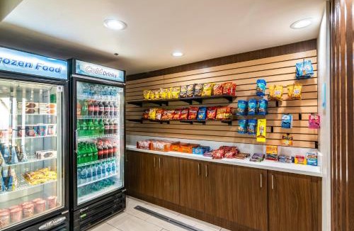 Camarillo Hotel | Holiday Inn Express & Suites Camarillo by IHG