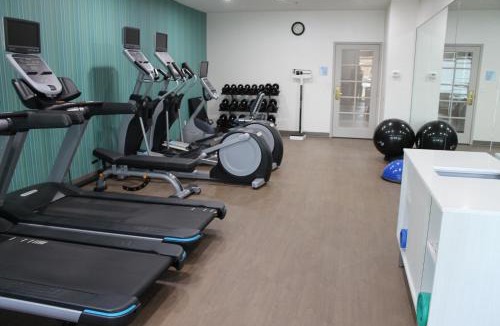 Tulare Hotel | Holiday Inn Express & Suites - Tulare by IHG