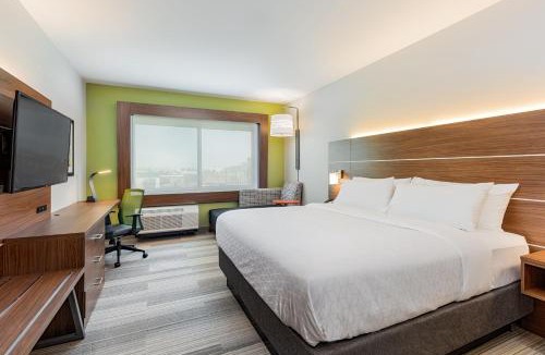 Moreno Valley Hotel | Holiday Inn Express & Suites - Moreno Valley - Riverside by IHG