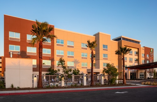 Moreno Valley Hotel | Holiday Inn Express & Suites Moreno Valley - Riverside, an Ihg Hotel