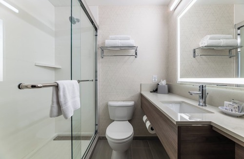 North Hills East Hotel | Holiday Inn Express Van Nuys by IHG