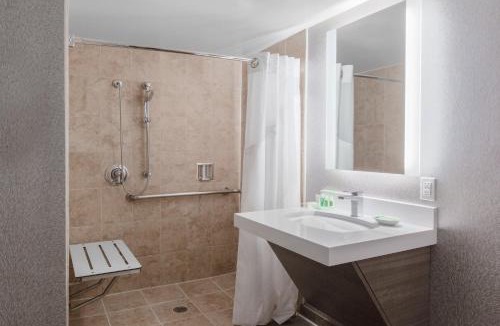 La Mirada Hotel | Holiday Inn La Mirada Buena Park by IHG