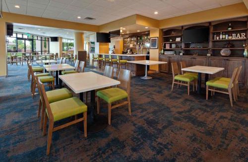 Palmdale Hotel | Holiday Inn Palmdale-Lancaster by IHG