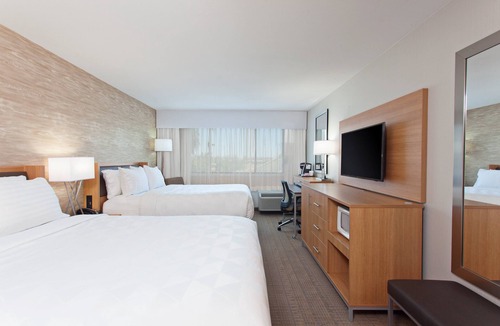 Palmdale Hotel | Holiday Inn Palmdale-Lancaster by IHG