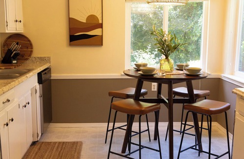 Cedar Ridge Cottage | Hollydale House: Comfortable House with a Pool and Huge Yard!