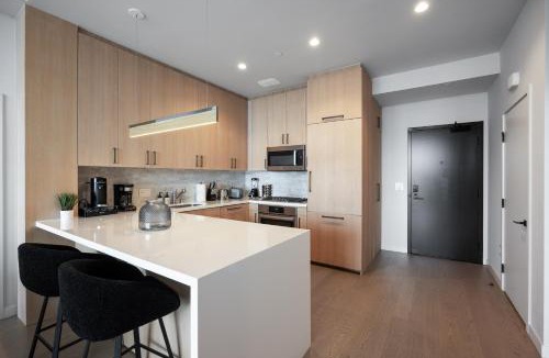 Hollywood Apartment | Hollywood Heights - High-Rise with Panoramic Views
