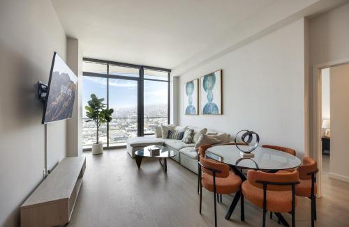 Hollywood Apartment | Hollywood Heights - High-Rise with Panoramic Views