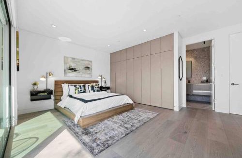 Melrose Villa | Hollywood Hills 5 BR Villa, Pool, Rooftop, Parking
