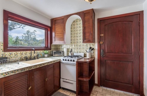 Hollywood House | Hollywood Hills 5BR Villa with Incredible Views