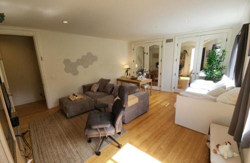 Hollywood Hills Apartment | Hollywood Hills Hideout Apartment!