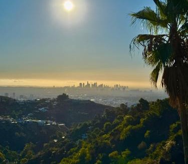 Hollywood Hills West Apartment | HOLLYWOOD HILLS JETLINER VIEWS at STUDIO 1080 HOLLYWOOD