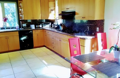 Hollywood Hills West House | Hollywood Hills Upscale Modern Furnished Bedroom Suite in Large House